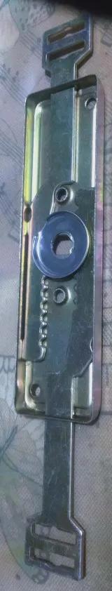 卷帘门门锁的内部构造（三把十字钥匙，机械式，九）